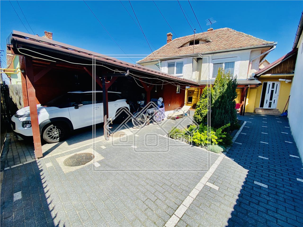 House for sale in Sibiu -duplex with free yard-Cluj Square