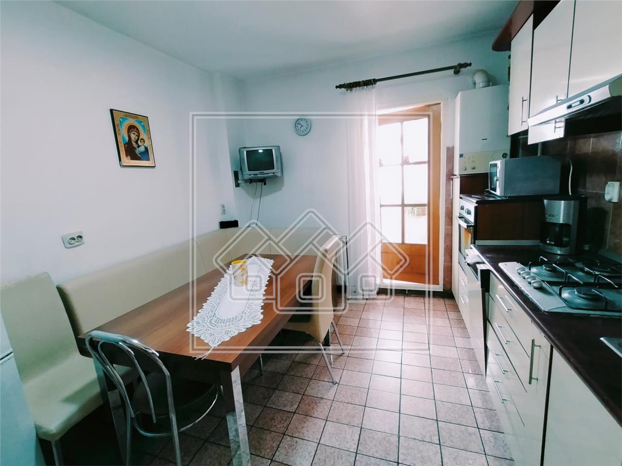 Apartament de vanzare in Sibiu - 3 camere si balcon - Valea Aurie