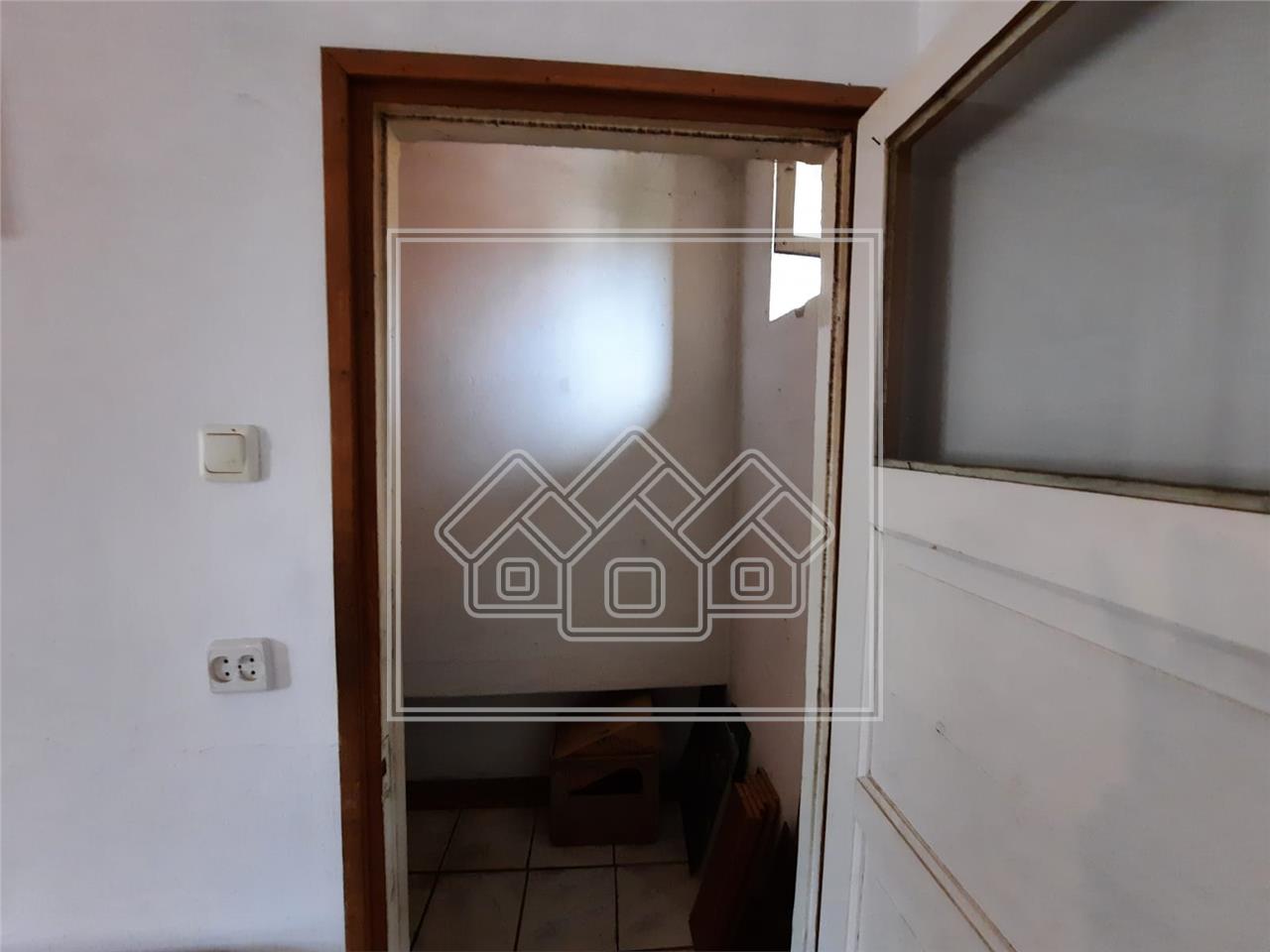 House for sale in Sibiu - 220 sqm - quiet area, almost central