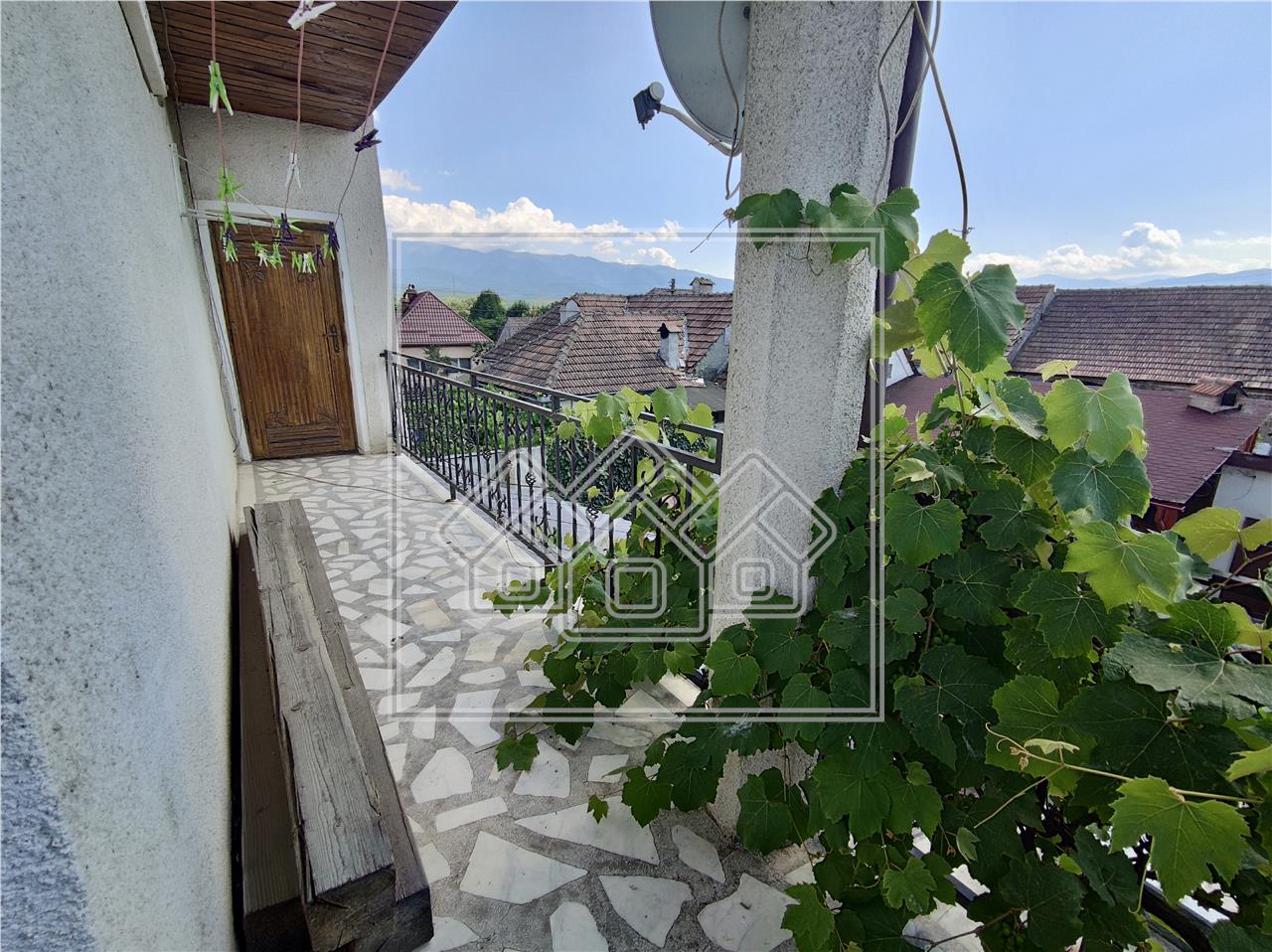 Casa de vanzare in Sibiu - Avrig - individuala - cu pivnita, piscina