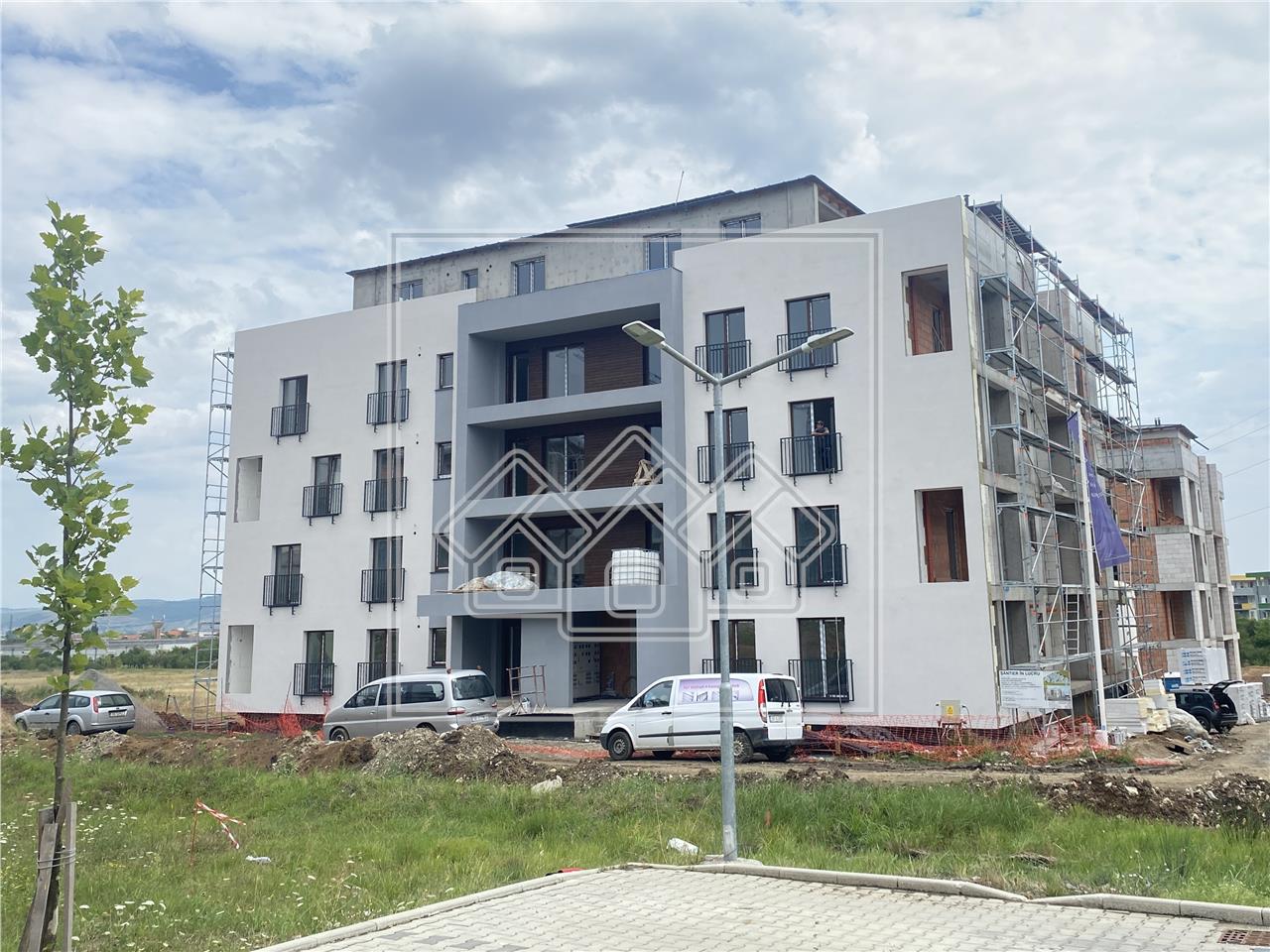 Apartament de vanzare in Sibiu - C3-terasa 32 mp- bloc cu lift si boxa