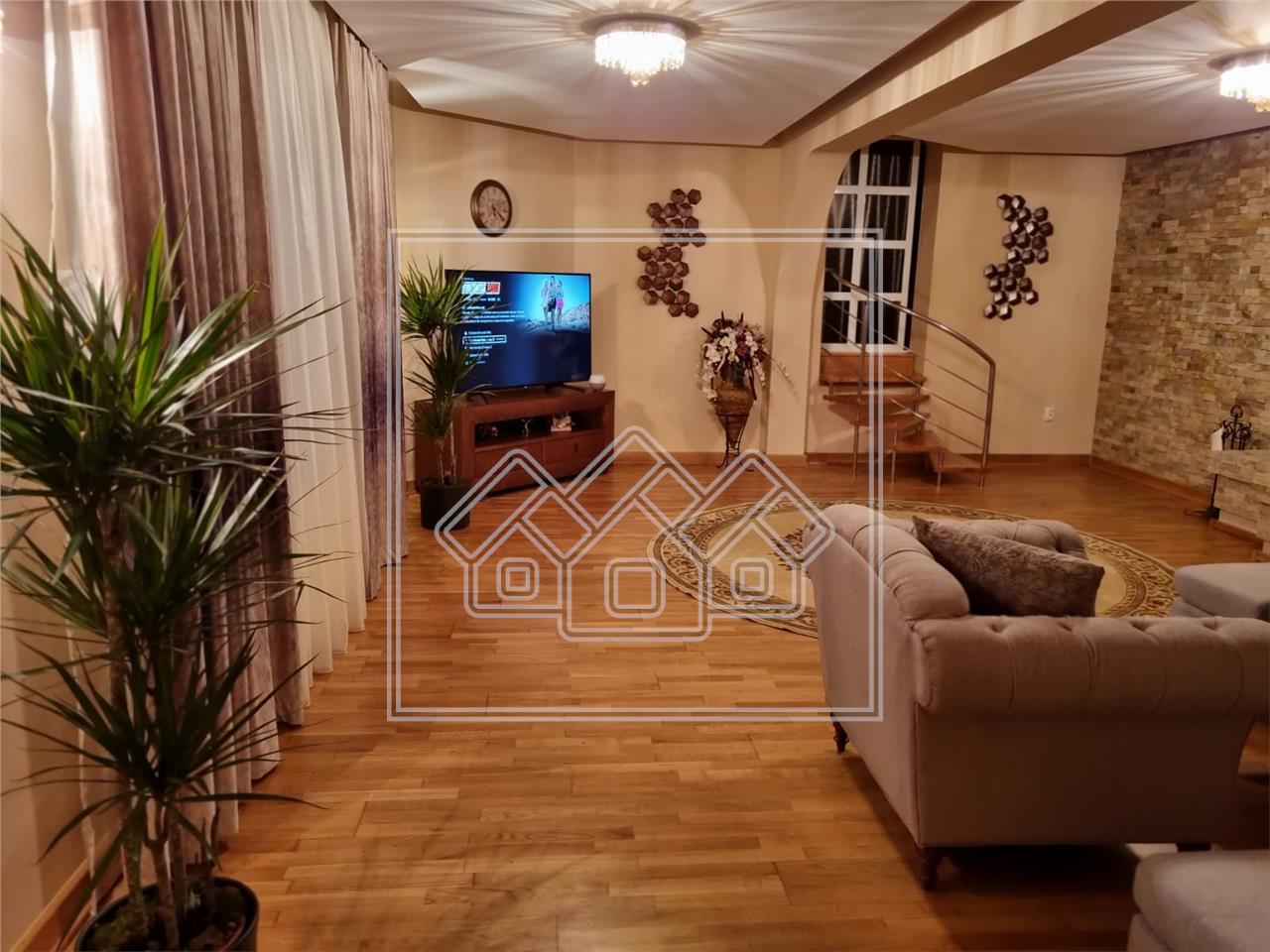 House for sale in Sibiu - Individual - 7 rooms, land and garage