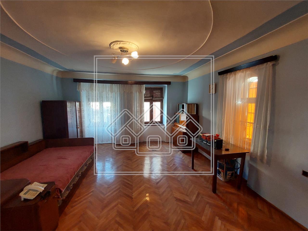 Apartament de vanzare in Sibiu - Ultracentral - la casa cu curte