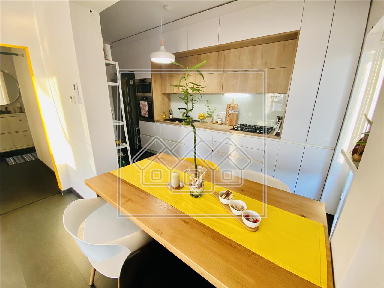 Wohnung zu verkaufen in Sibiu - 2 Zimmer, Balkon und Terrasse, Luxusko