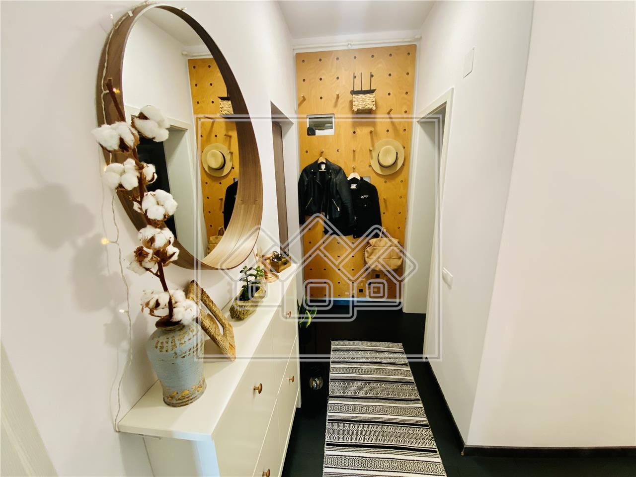 Wohnung zu verkaufen in Sibiu - 2 Zimmer, Balkon und Terrasse, Luxusko