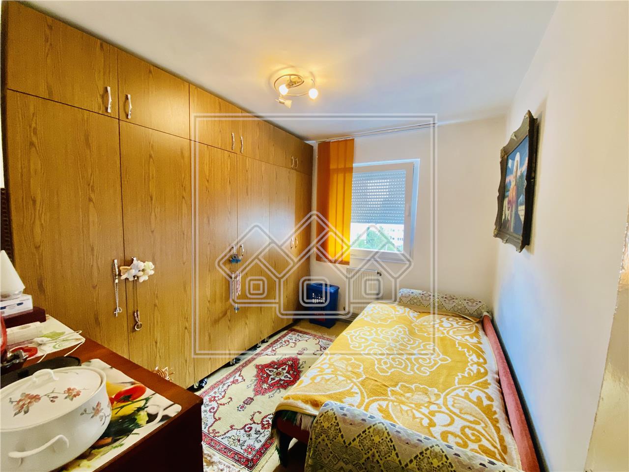 Apartament de vanzare in Sibiu - 3 camere, balcon si pivnita - Rahovei