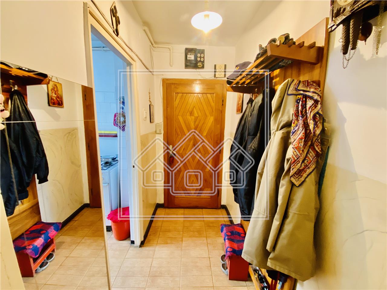 Apartament de vanzare in Sibiu - 3 camere, balcon si pivnita - Rahovei