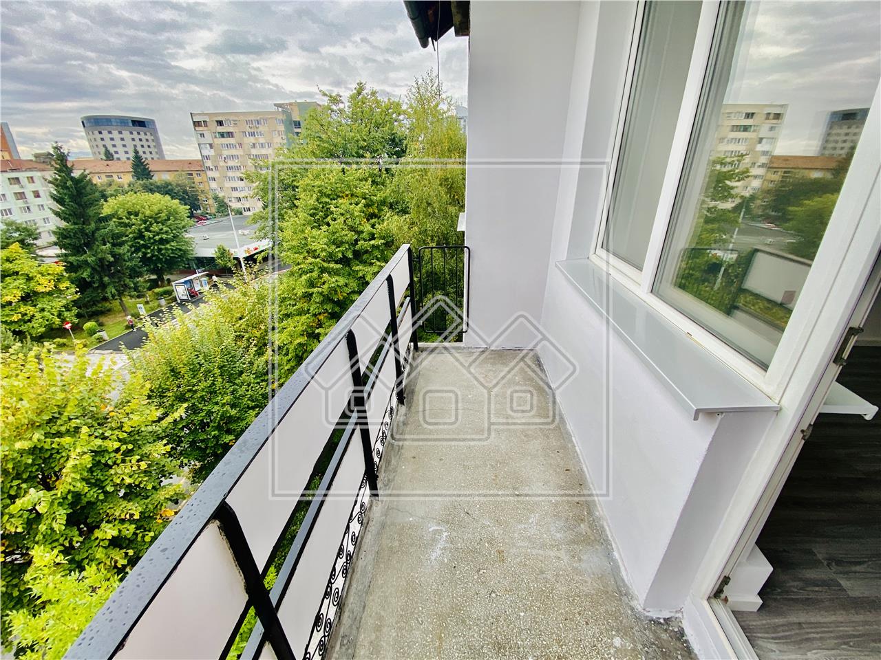 Apartament de vanzare in Sibiu - 3 camere si balcon - Zona V.Milea