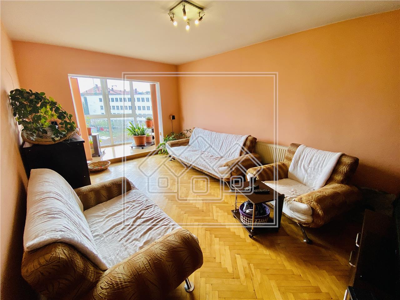 Apartament de vanzare in Sibiu -3 camere si 2 balcoane -Scoala de Inot