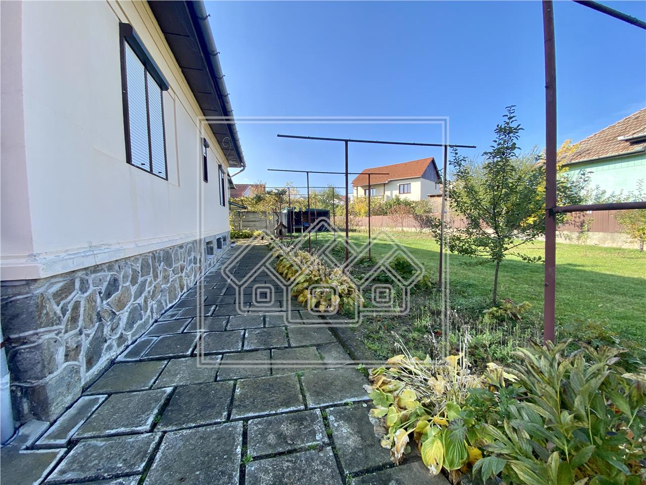 House for sale in Sibiu - 4 rooms, 1000 sqm land - C. Poplacii