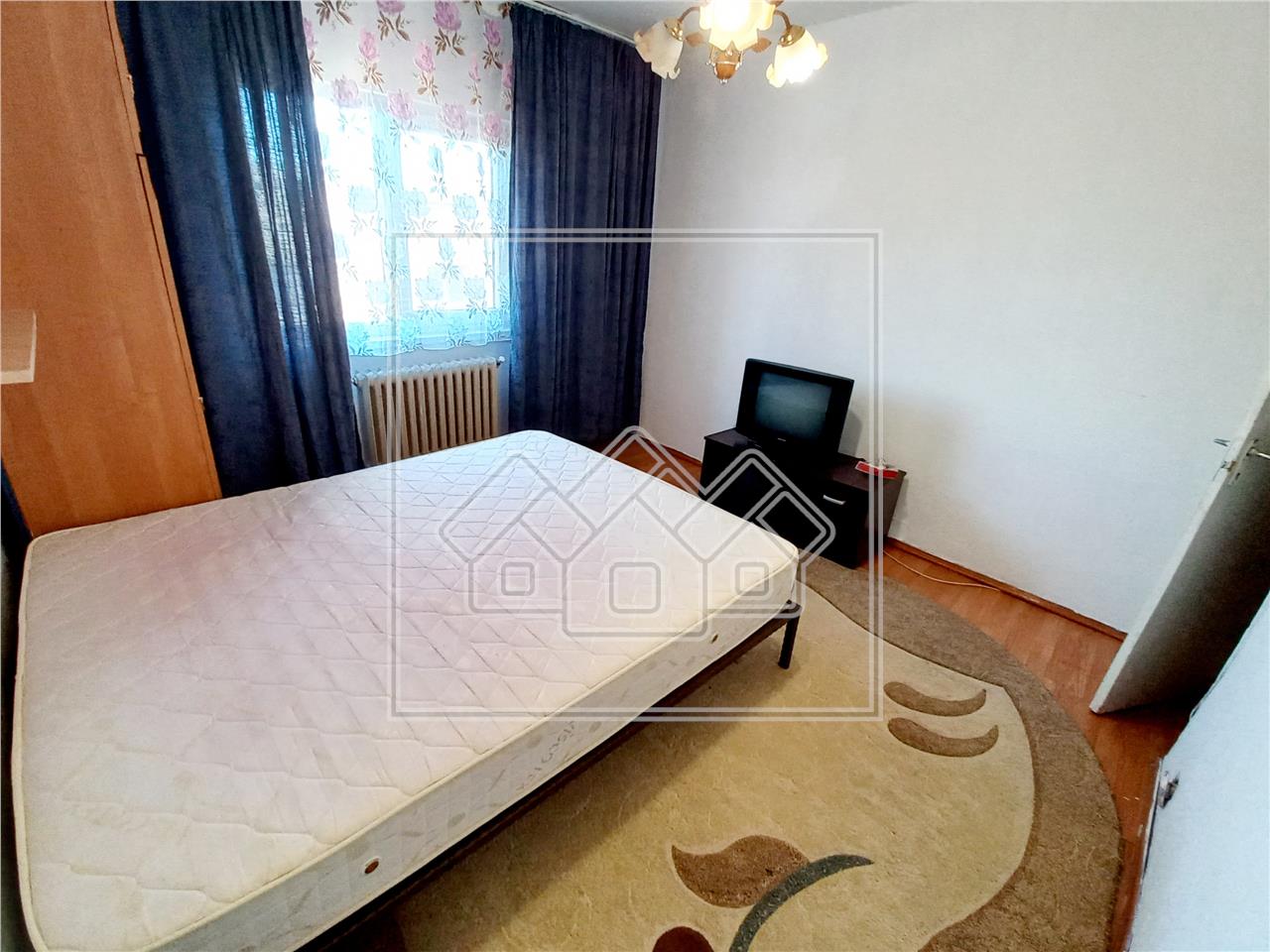 Apartament de inchriat in Alba Iulia - 2 camere si balcon