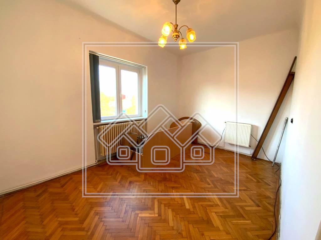 Apartament de inchiriat in Sibiu -la casa - 3 camere -Parcul Sub Arini