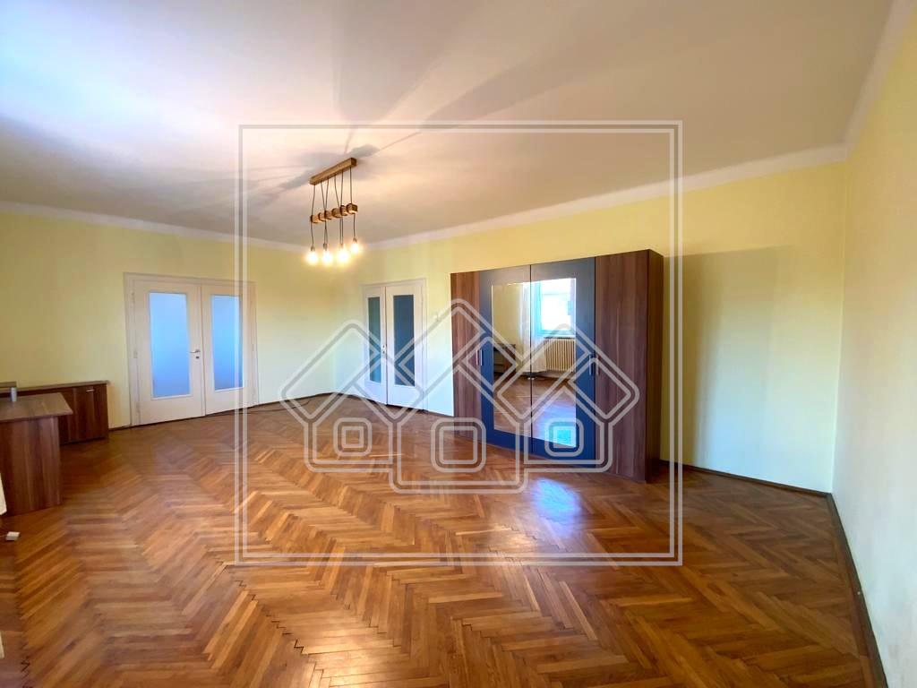 Apartament de inchiriat in Sibiu -la casa - 3 camere -Parcul Sub Arini