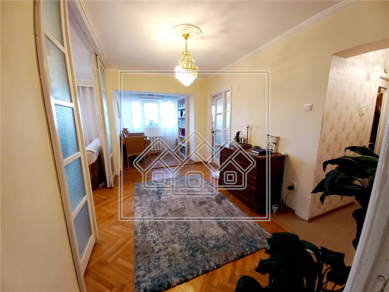 Apartament de vanzare in Alba Iulia - 3 camere - zona centrala