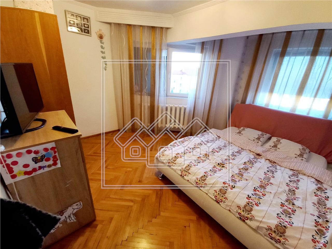 Apartament de vanzare in Alba Iulia - 3 camere - zona centrala