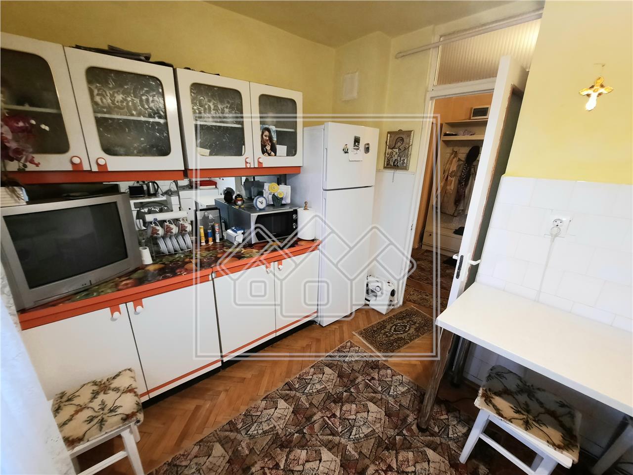 Apartament de vanzare in Alba Iulia - 3 camere - zona Tolstoi