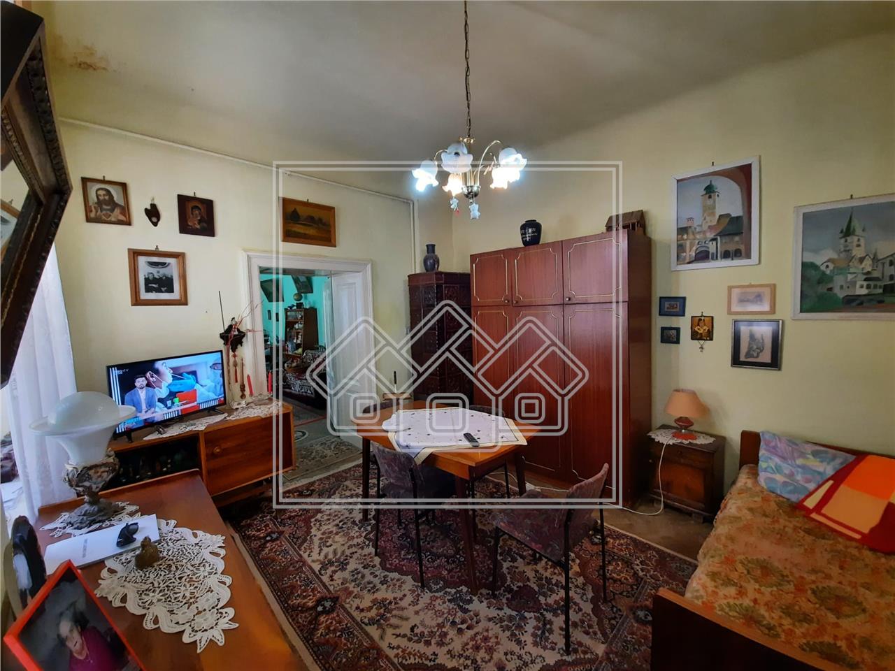 Apartment for sale in Sibiu - 2 rooms - ultracentral - Piata Mare