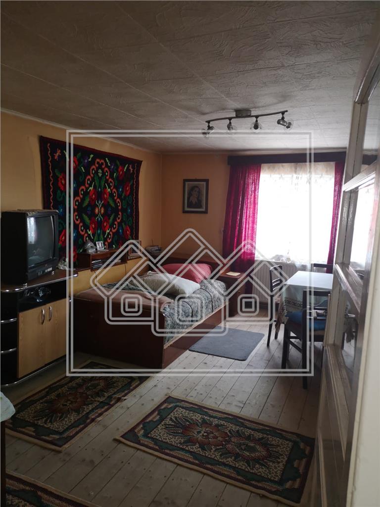 House for sale in Sibiu - 2 buildings - land 750 sqm - Sura Mare