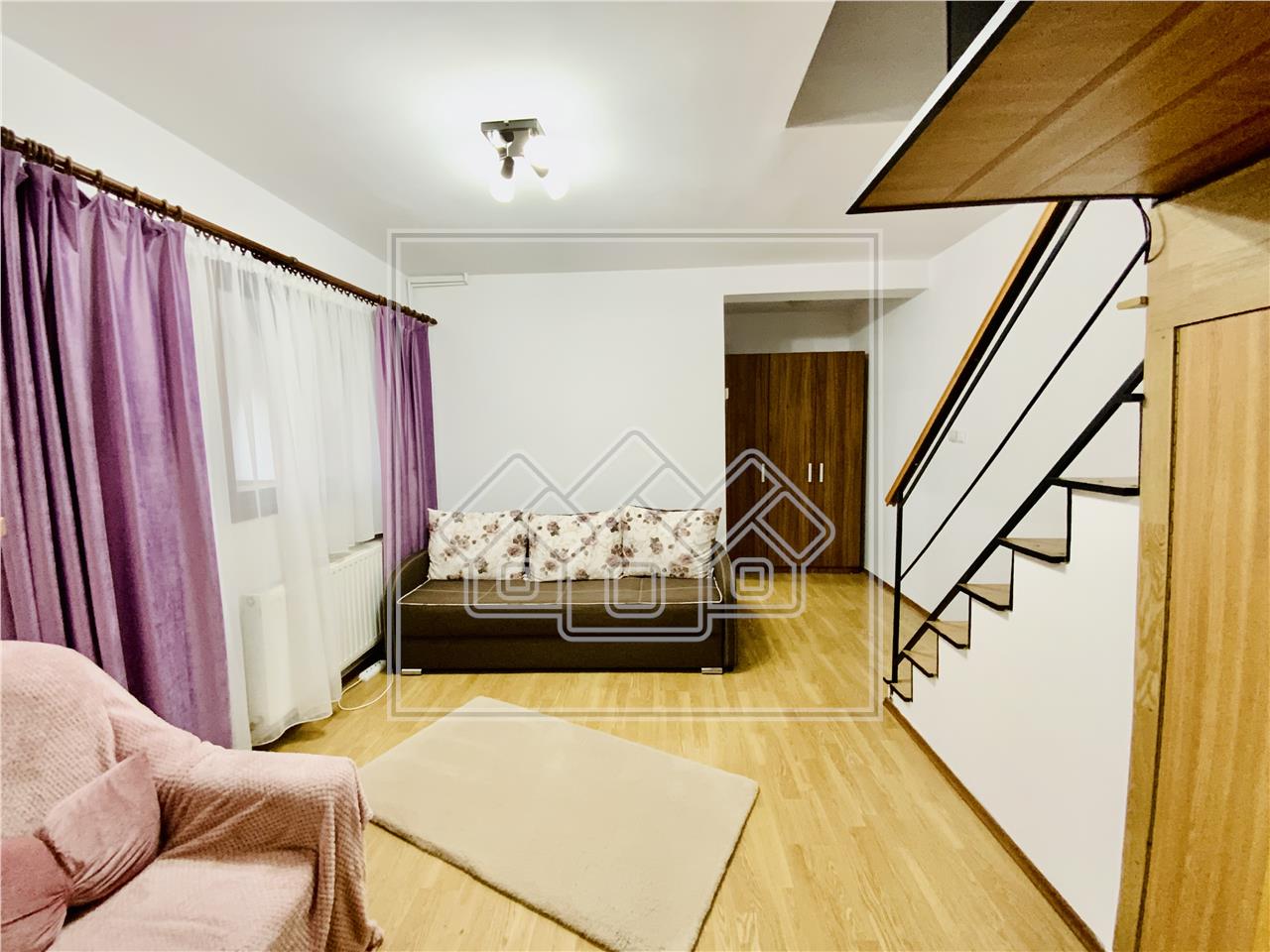 Apartament de vanzare in Sibiu - 3 camere, balcon - zona Luptei