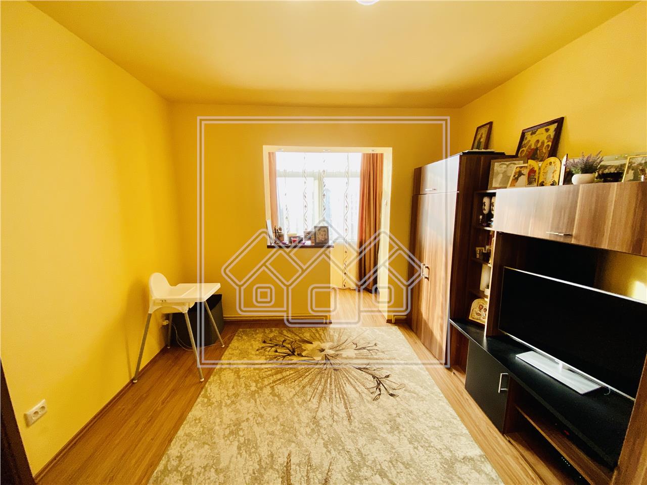 Apartament de vanzare in Sibiu - 2 camere si balcon - zona Ciresica