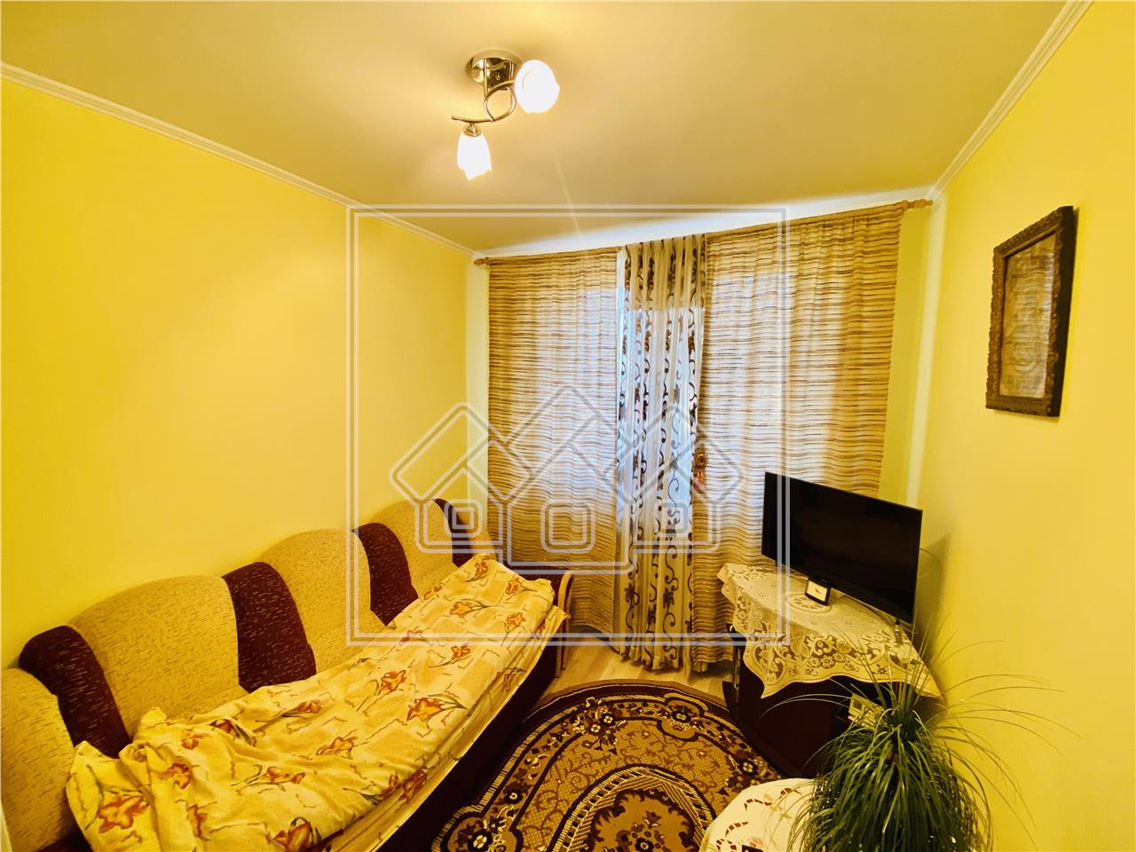Apartment for sale in Sibiu - 3 rooms and balcony - Hipodrom I Area