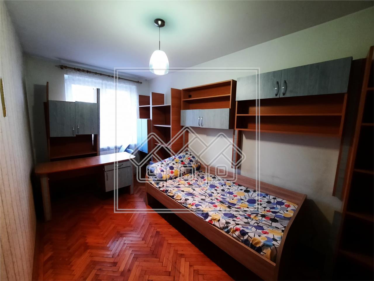 Apartment for rent in Sibiu - 3 rooms, et. 3, balcony - CEC area