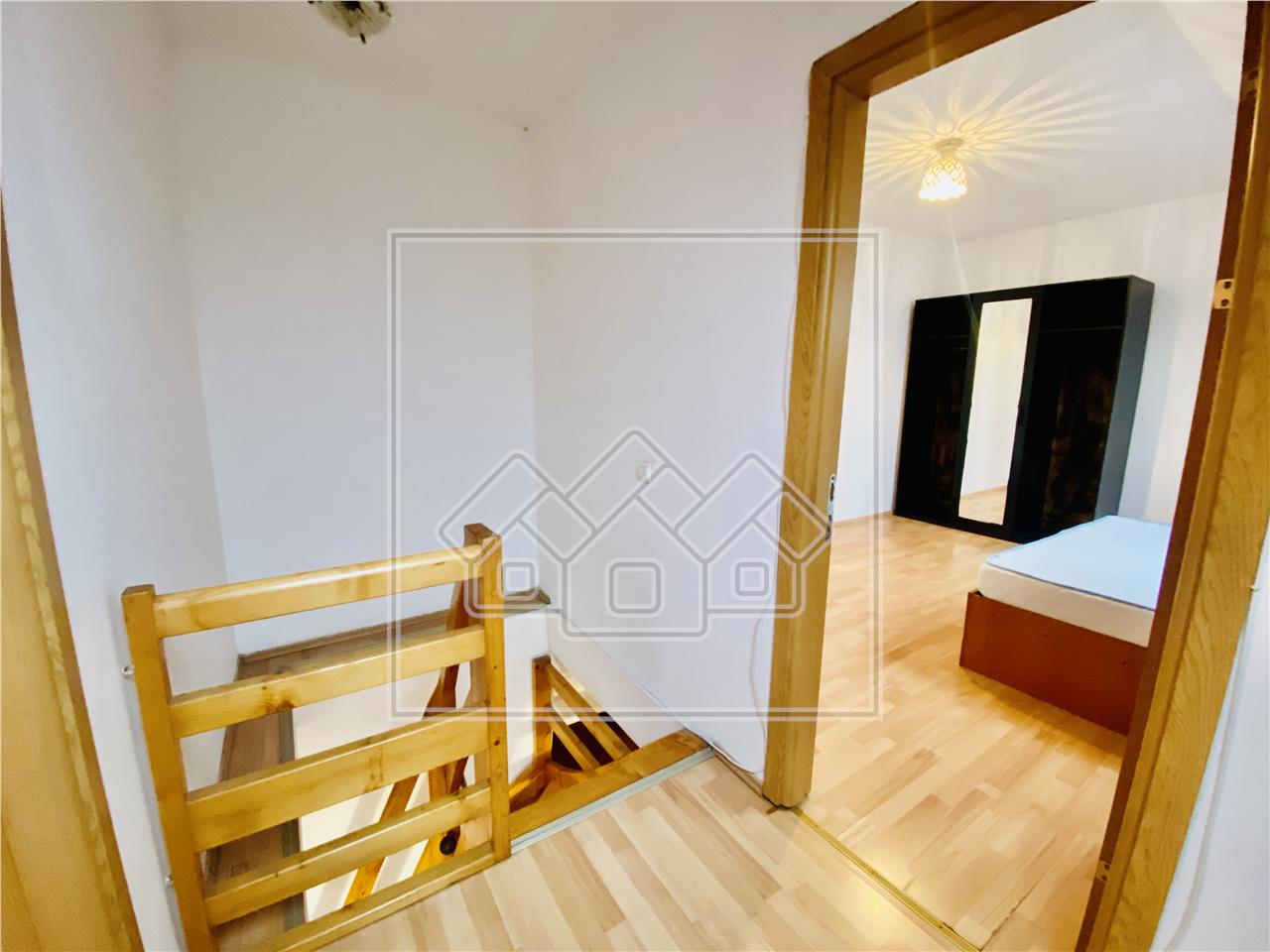 Apartament de vanzare in Sibiu -  3 camere, balcon - Vasile Aaron