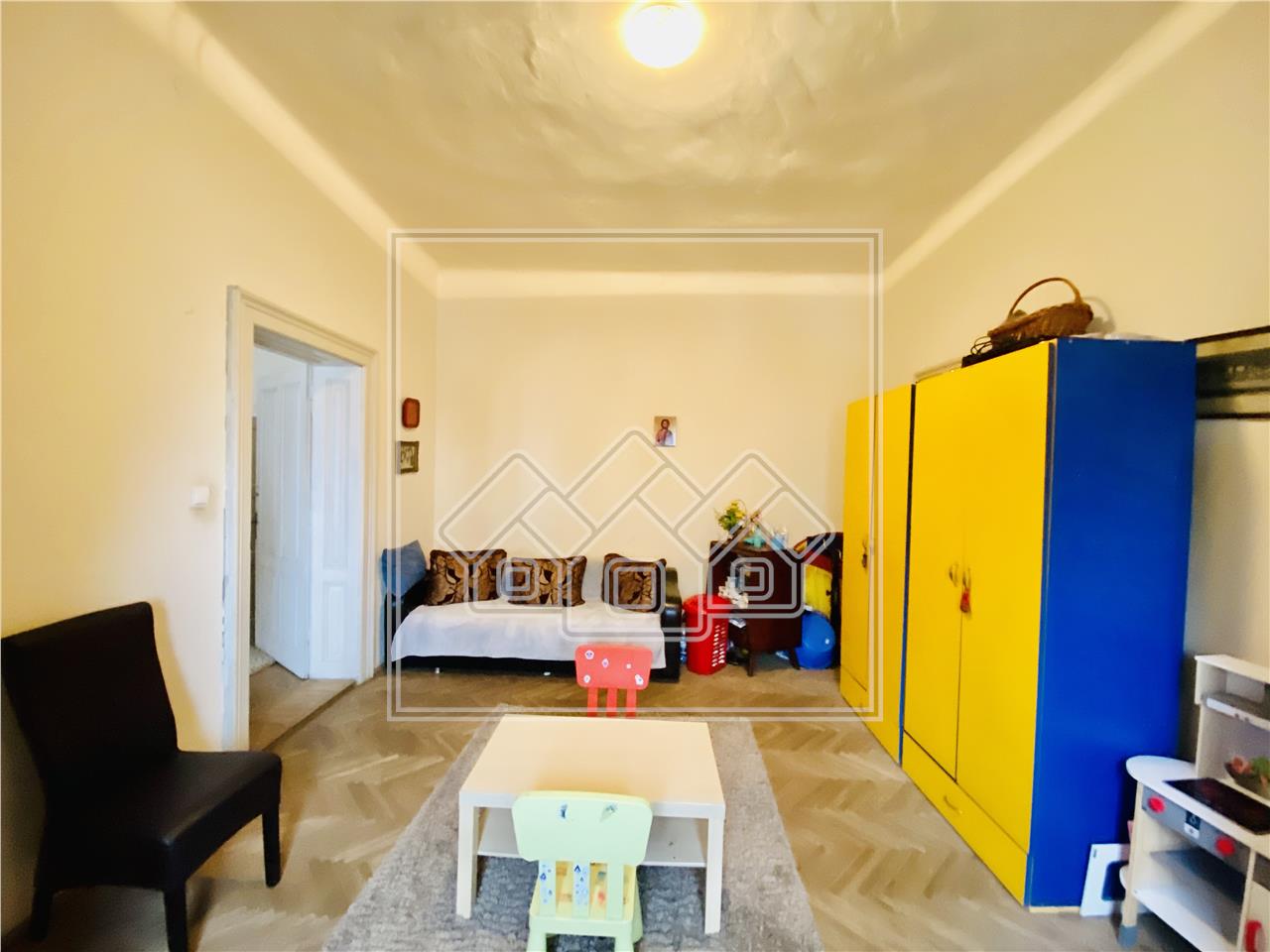 Apartament de vanzare in Sibiu -4 camere, garaj, pivnita - Z. Centrala