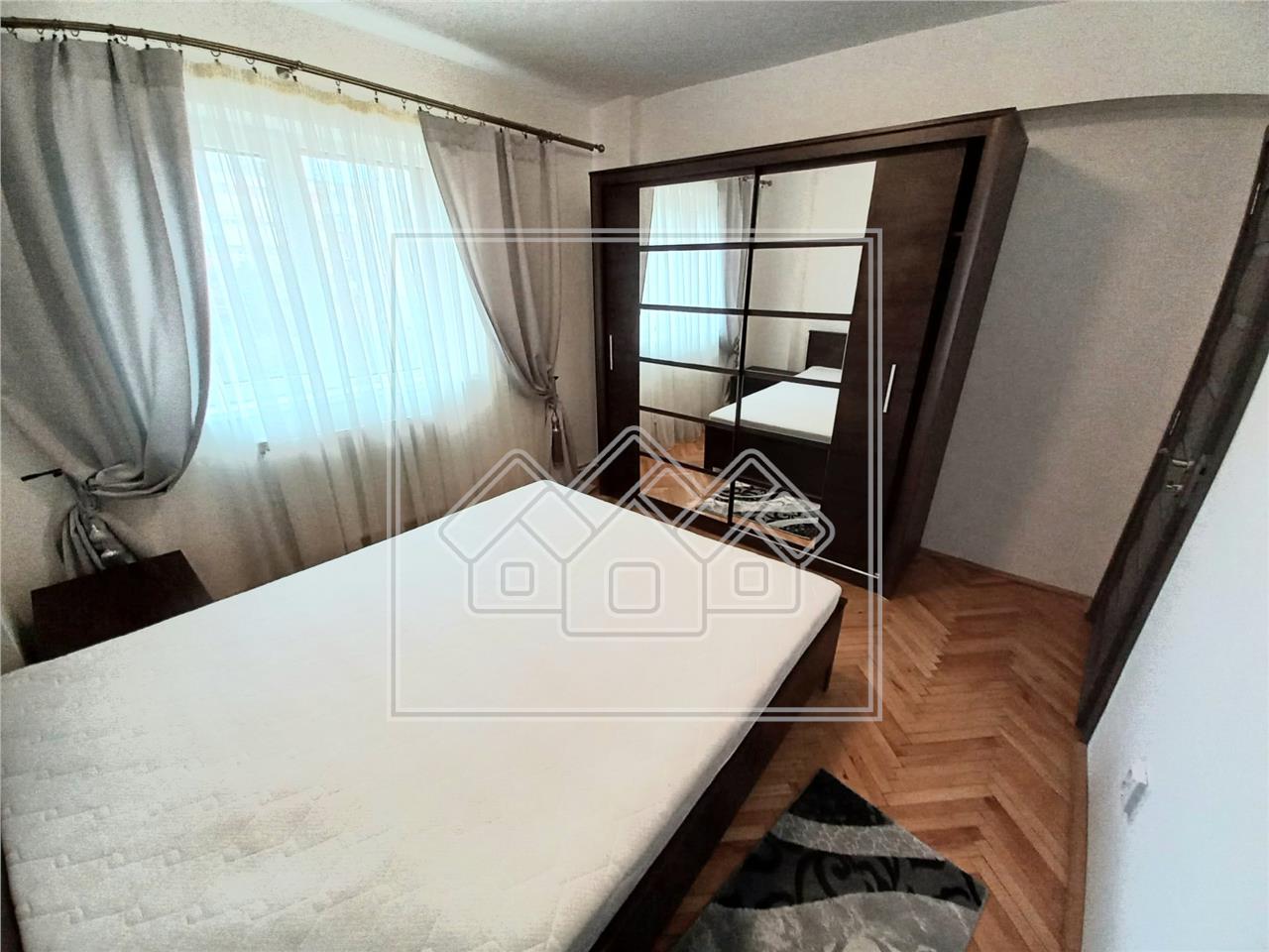 Apartament de inchiriat in Alba Iulia - 3 camere - 2 bai - zona Cetate