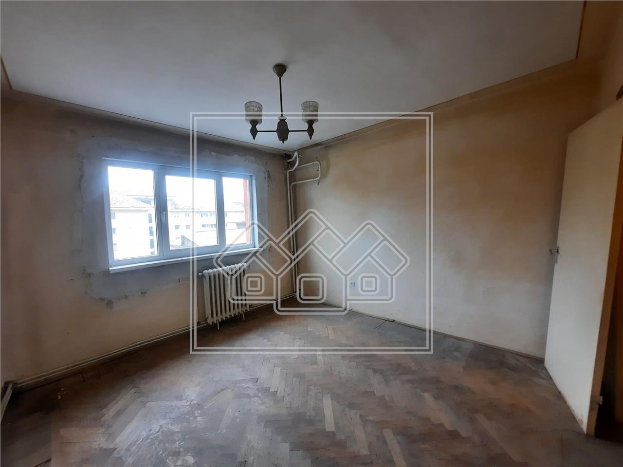 Apartament de vanzare in Alba Iulia - 3 camere - Zona Centrala