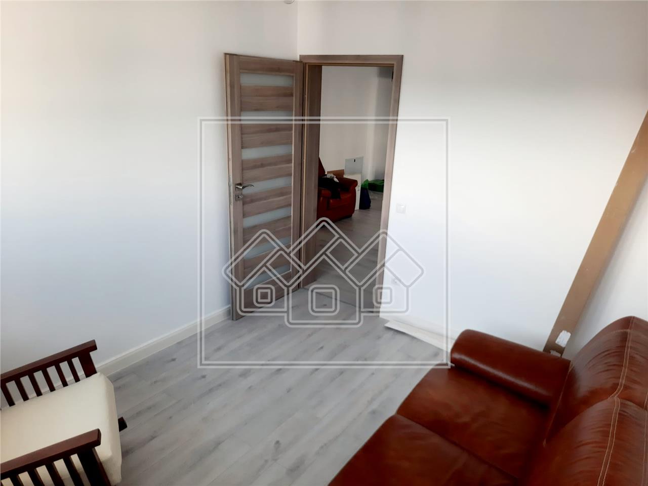 Apartament de vanzare in Sibiu -3 camere, balcon -Cartier Kogalniceanu