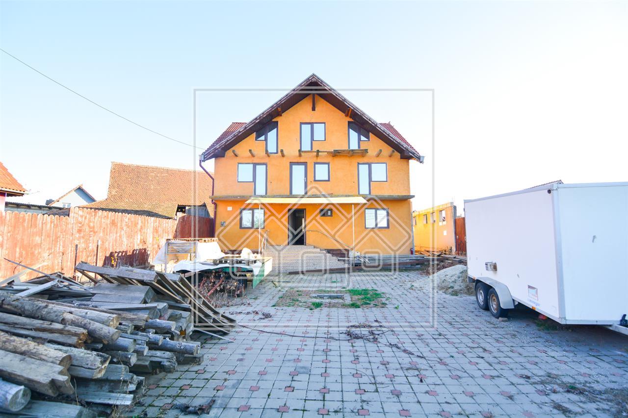 House for sale in Sibiu - Cristian - 12 Rooms - Ideal Pensiune