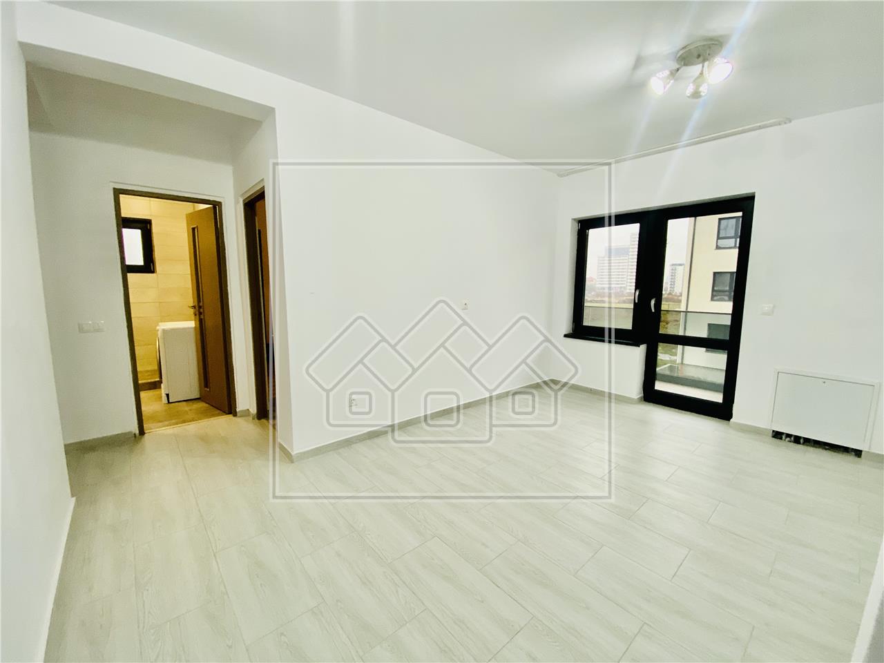 Apartament de vanzare in Sibiu - 3 camere, etaj 1/3 - Doamna Stanca