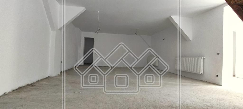 Commercial space for sale in Sibiu - 5 rooms - Central Area