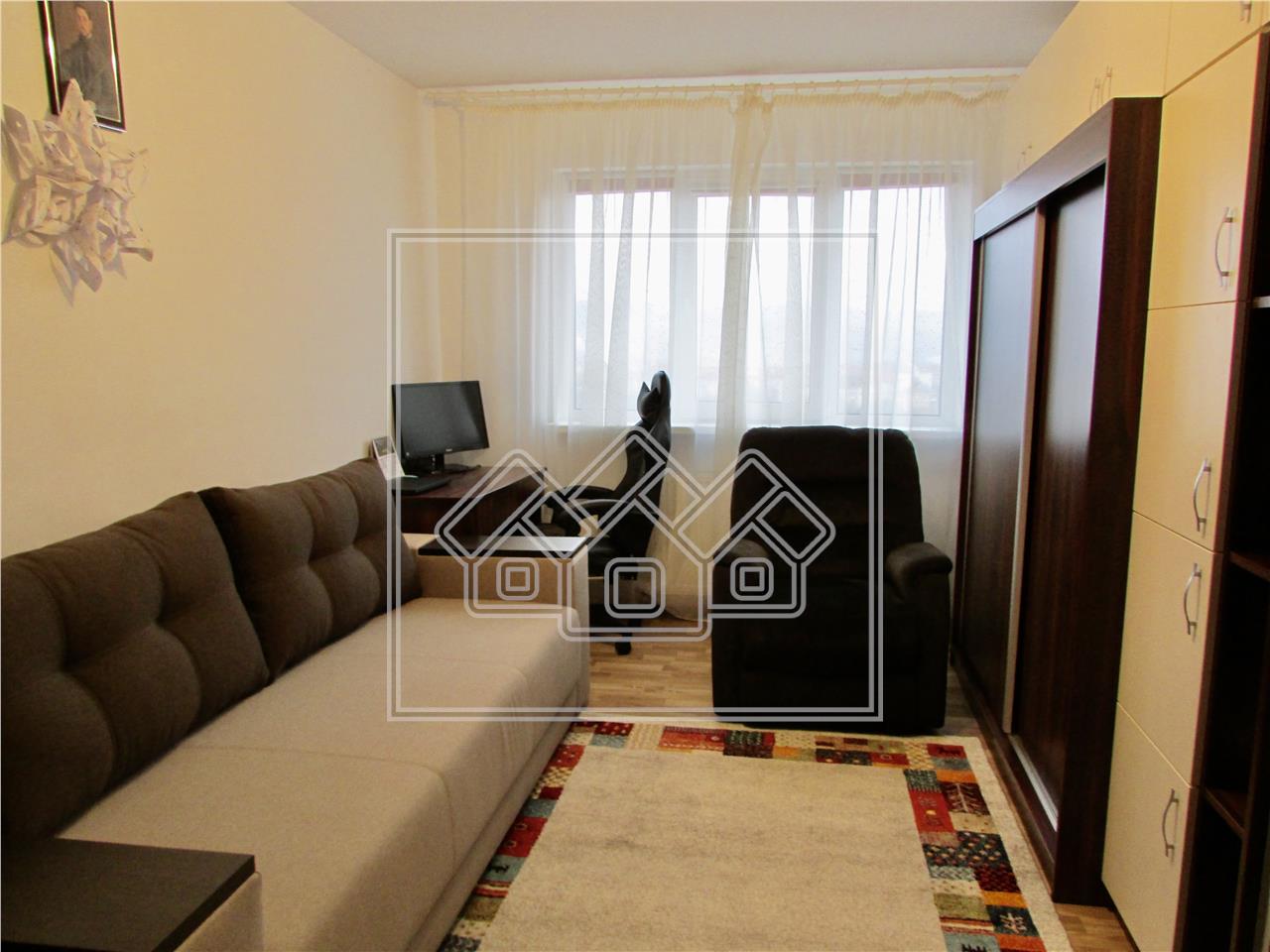 Apartament de vanzare in Sibiu - 3 camere - zona Vasile Aaron
