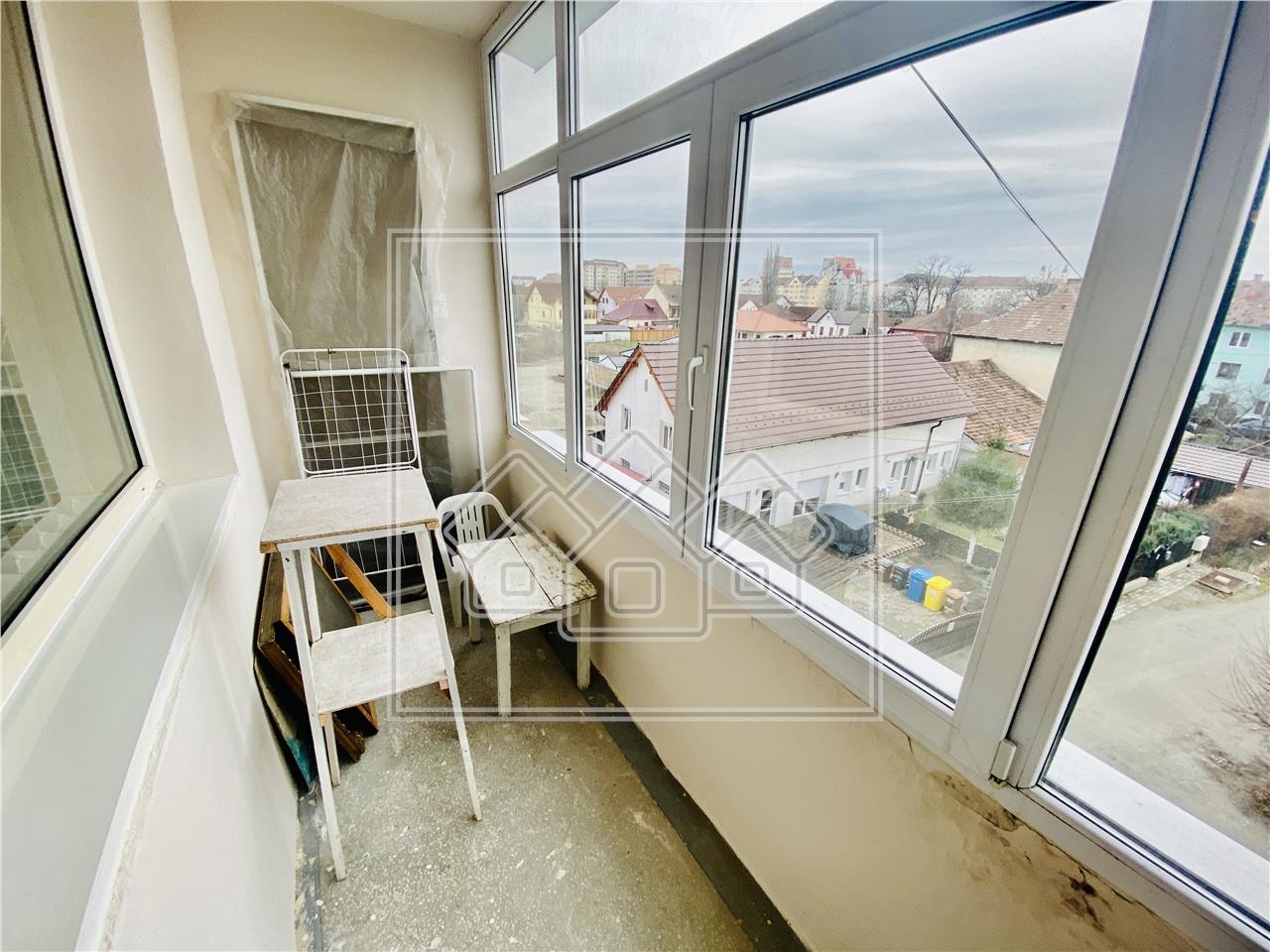 Apartment for sale in Sibiu - 3 rooms and 2 balconies - Lupeni area