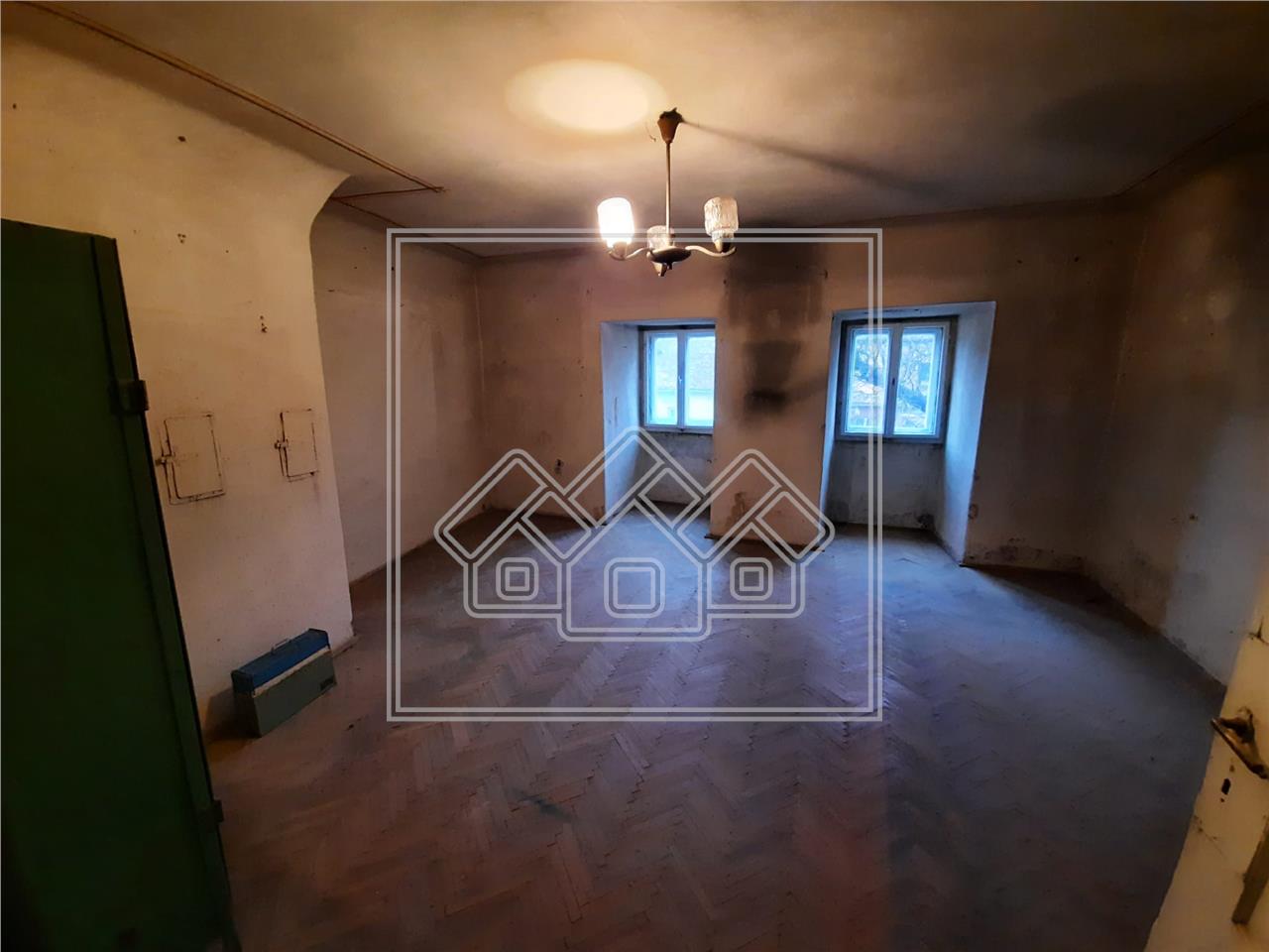 Wohnung zum Verkauf in Sibiu - 2 Zimmer, Keller - ultrazentral