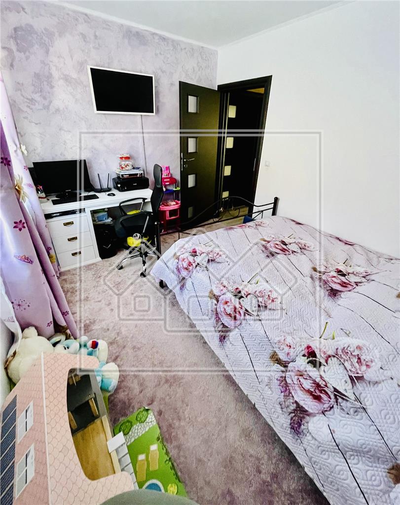 Apartment for sale in Sibiu - 3 rooms, balcony and attic - Calea Cisna