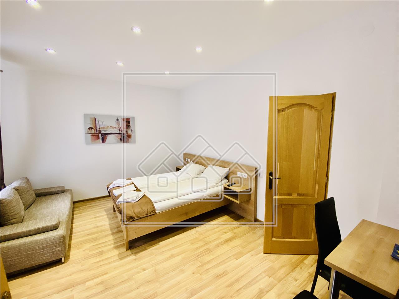 Wohnung zum Verkauf in Sibiu - 187 qm - 4 Zimmer, 4 Badezimmer und Kel