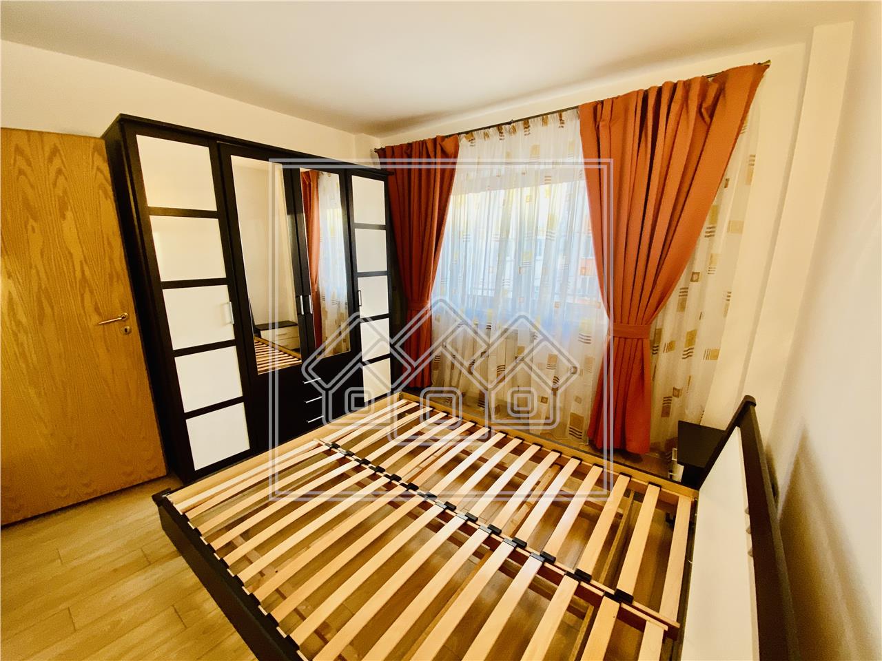 Apartment for sale in Siviu - 2 rooms and balcony - M. Viteazu area