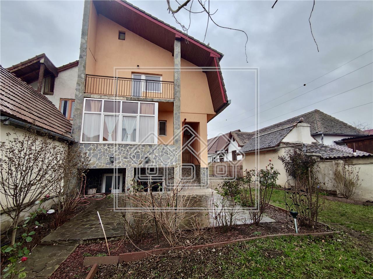 Casa de inchiriat in Sibiu - Turnisor - 500 mp curte si spatiu birouri