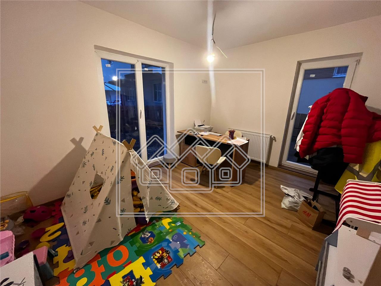 Apartament de vanzare in Sibiu - 3 camere si gradina 90 mp