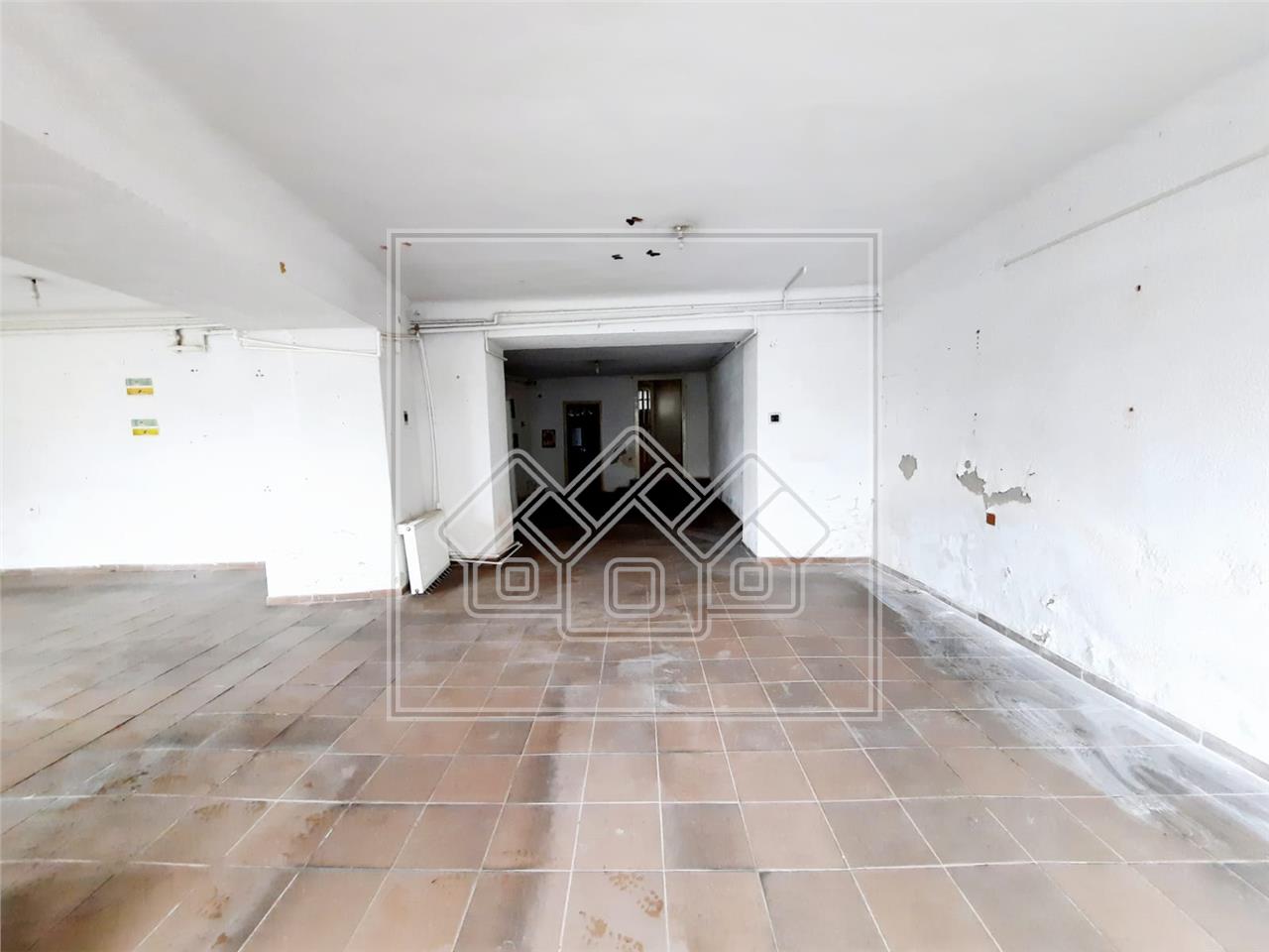 Commercial space for rent in Sibiu - showcase - Central area
