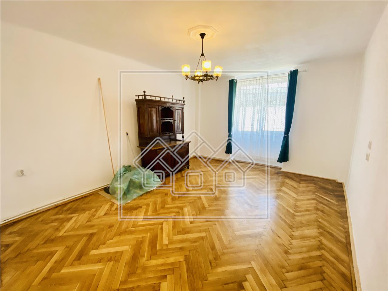 Apartament de vanzare in Sibiu - 2 camere, 40 mp gradina - Z. Centrala