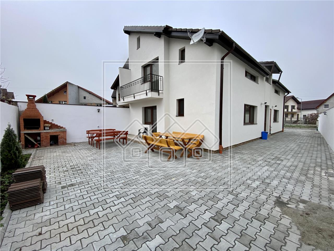 Pension for sale in Sibiu - 4 apartments - Terezian area