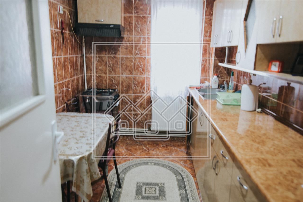 Apartament 3 rooms for rent in Sibiu  - Vasile Aron area
