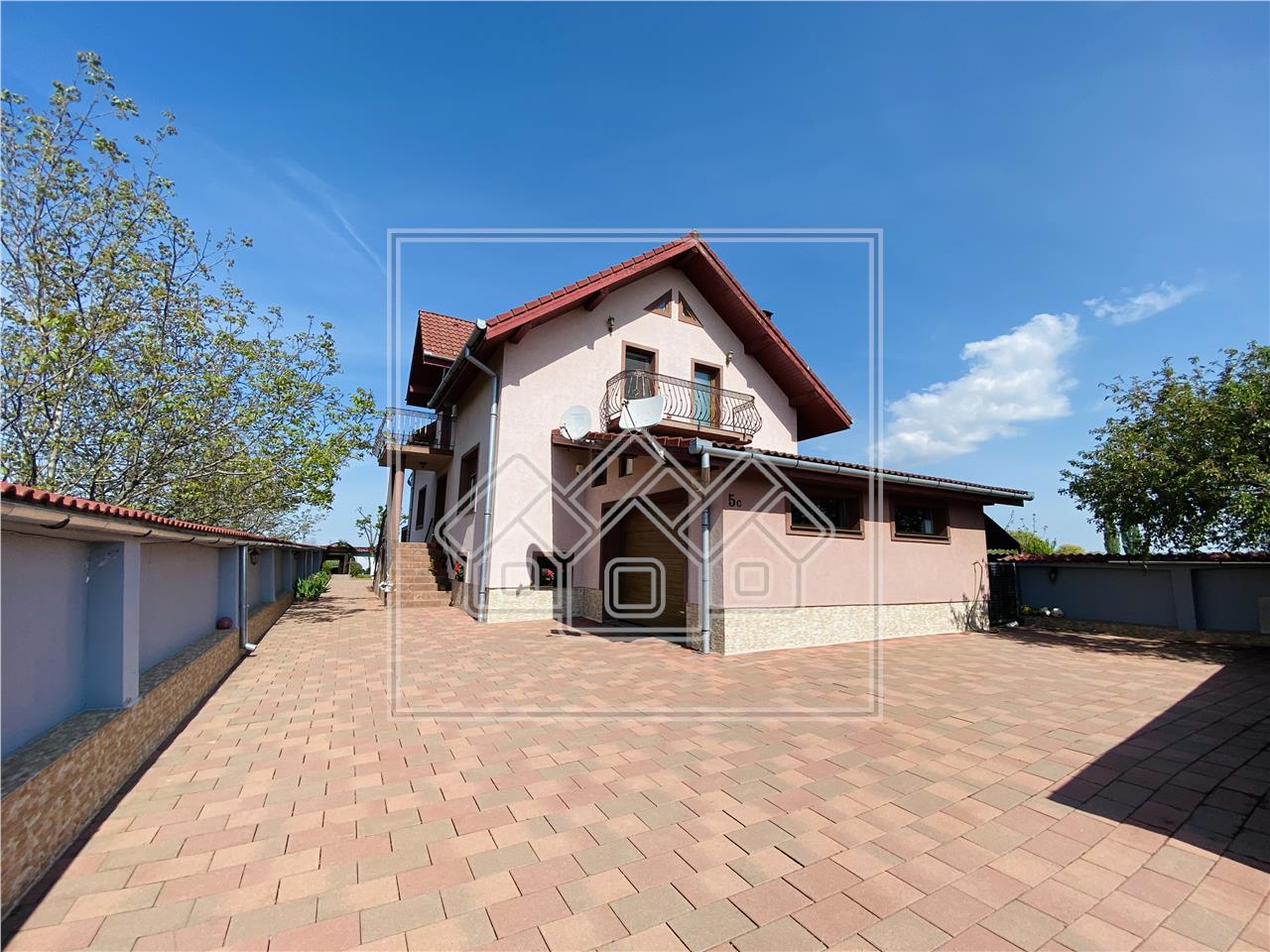 House for sale in Sibiu - 7 rooms + Garage, cellar - Land 600 sqm