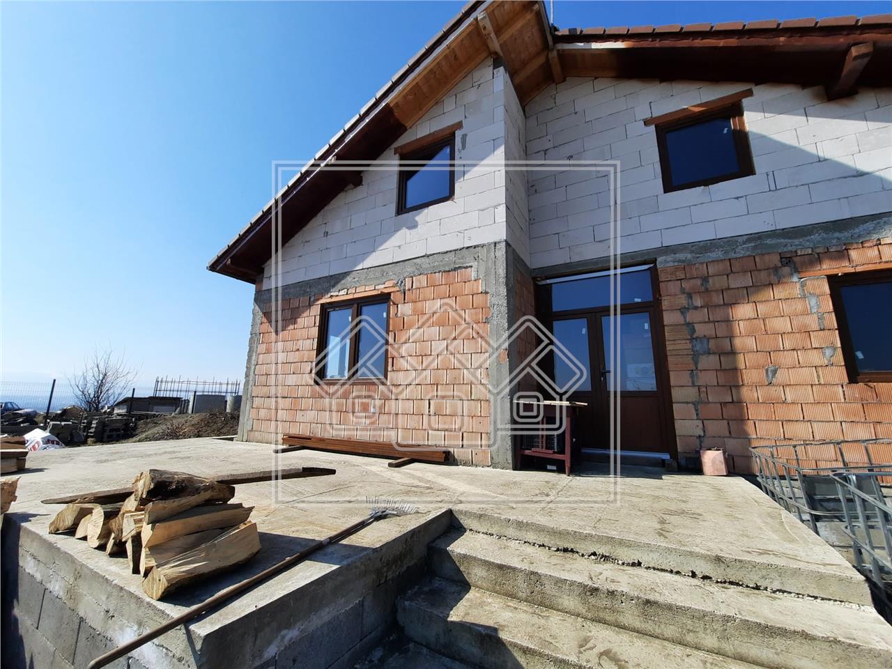 Casa de vanzare in Sibiu - 230 mp utili + teren - Dealul Sibiului
