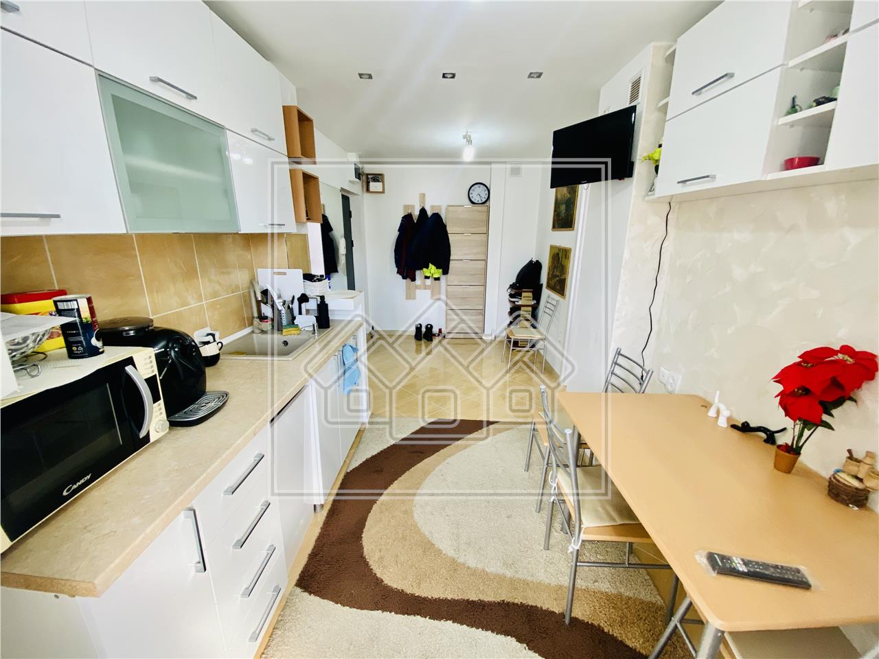 Apartment for sale in Sibiu - 2 rooms, balcony and cellar - Siretului