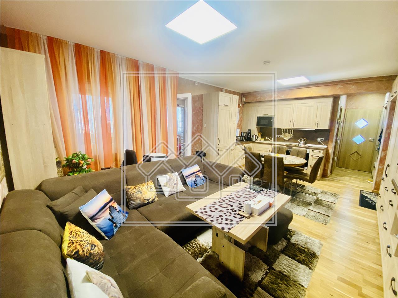 Apartment for sale in Sibiu - 2 rooms and balcony - modern furnished a